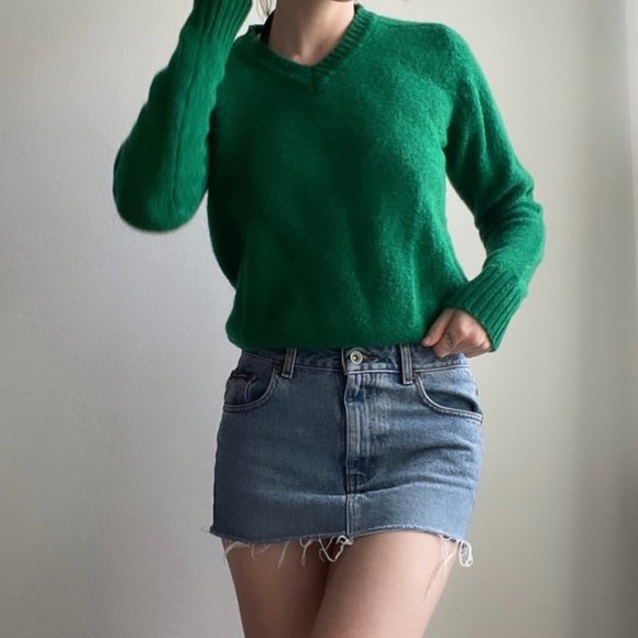 The Bon Vintage 80s/90s Wool Green Classic Sweater - Picture 1 of 3
